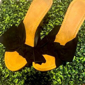 Black Bow mules